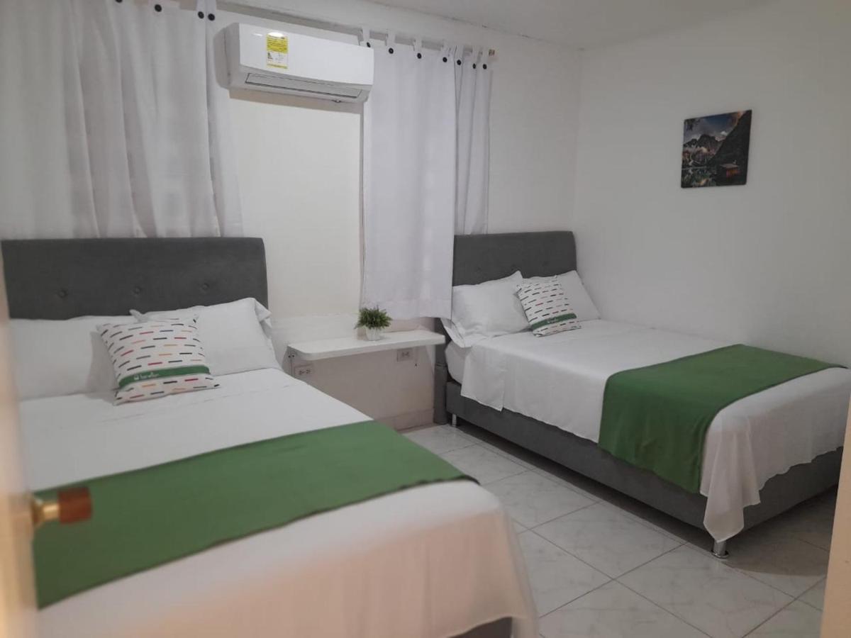 Tita'S Airport Hotel Cartagena Esterno foto